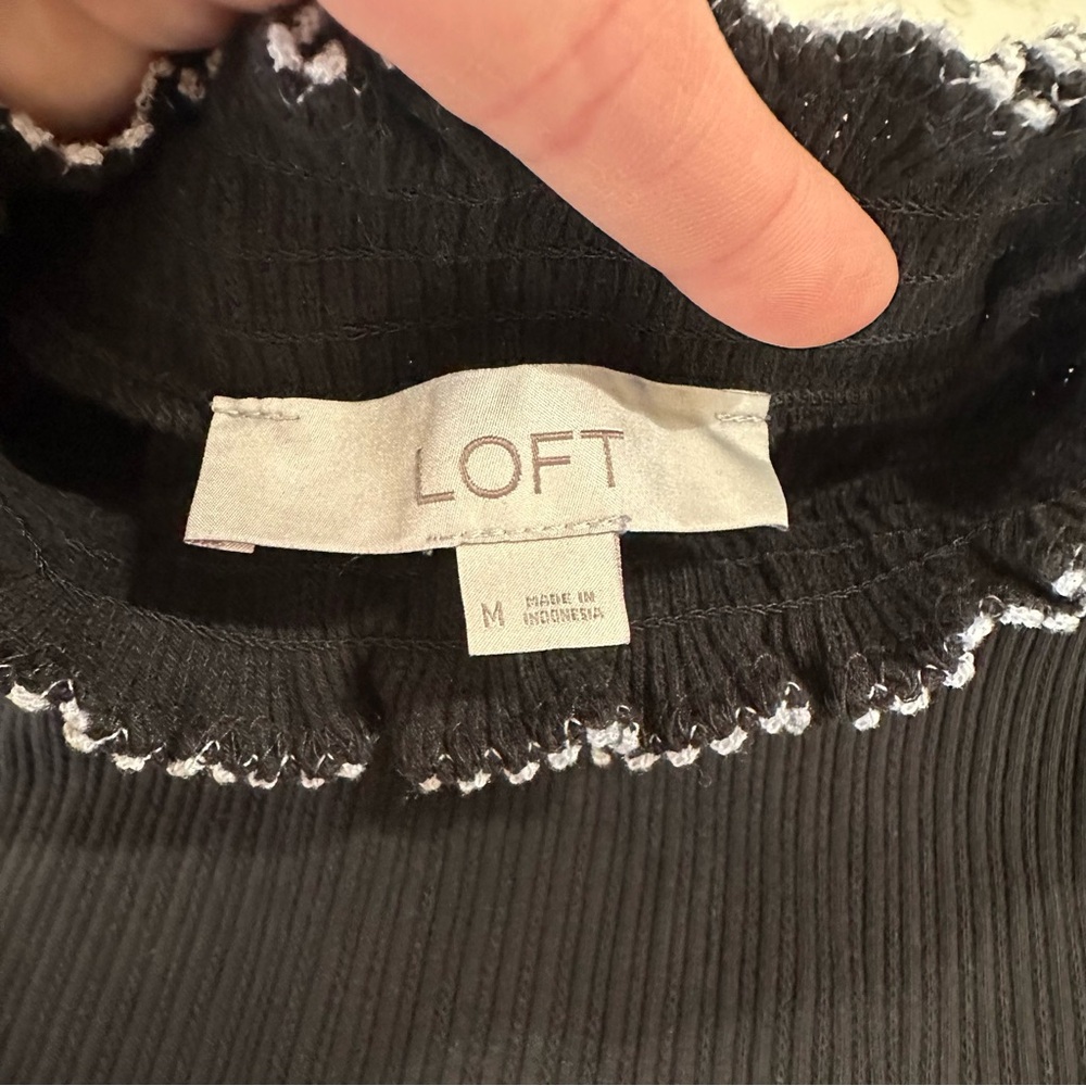 ✨MUST GO✨Loft Pointelle Ribbed Ruffle Top - Picture 6 of 8